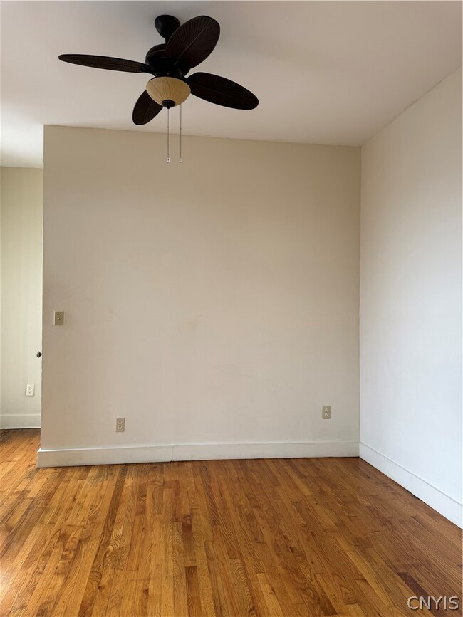 Photo - 137 S Peterboro St