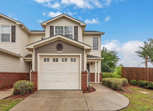 Building Photo - MOVE IN SPECIAL...$150 off your first mont...