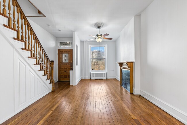 Photo - 2428 Poplar St