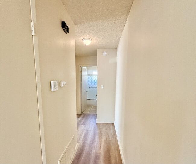 Photo - 2120 Chrysler Dr