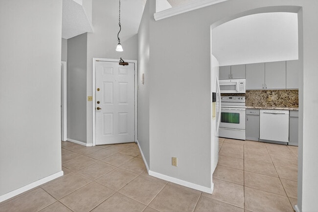 Photo - 5801 Coach House Cir Unit H