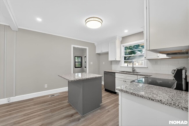 Photo - 4056 Whitehall Dr