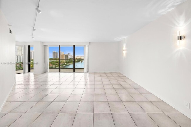 Photo - 19707 Turnberry Way Unit 14G