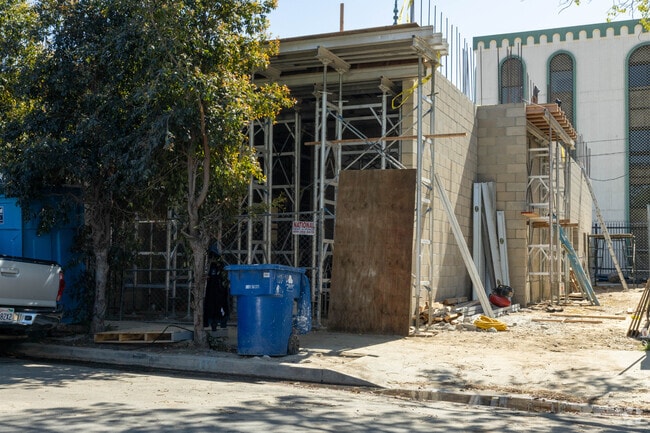 Building Photo - Polaris LUX Rental