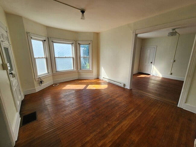 Photo - 76 Crandall St Unit A