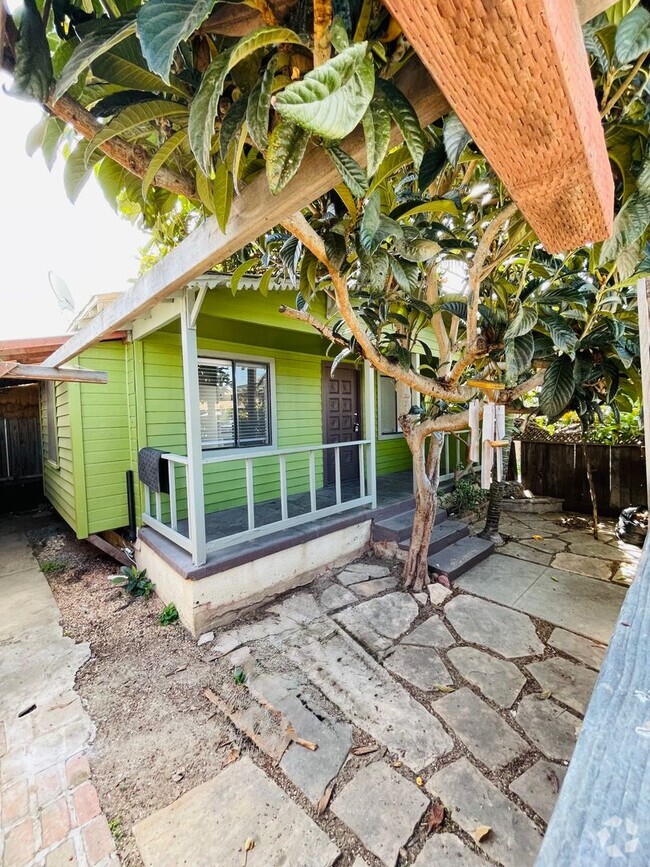 Building Photo - 266 Orange Ave Unit A Rental