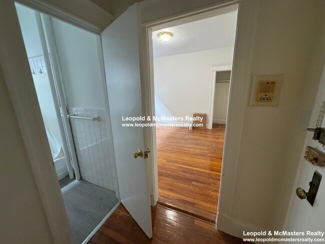 Photo - 68 Woodstock Ave