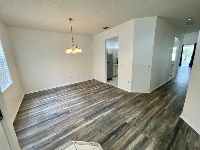 Photo - 611 Terranova Dr