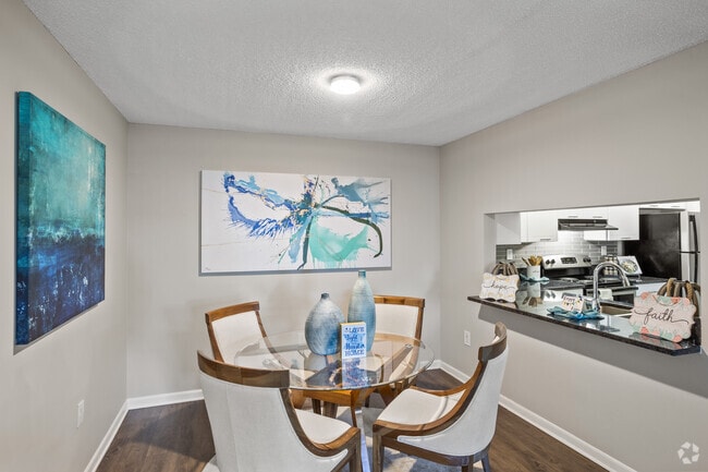 2BR, 2BA - 1200SF - Dining Room