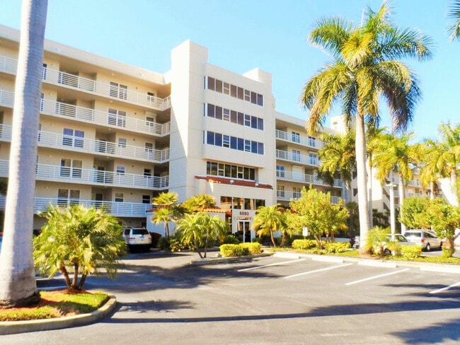 Photo - WATERFRONT 2/2 BAHIA DEL MAR RENTAL SEVEN MONTHS APRIL 21 - Nov. 15, 2026 Unit 577