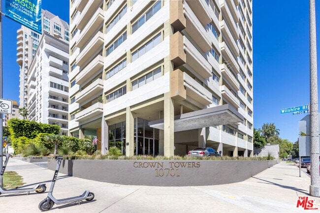 Building Photo - 10701 Wilshire Blvd Unit 2101 Rental