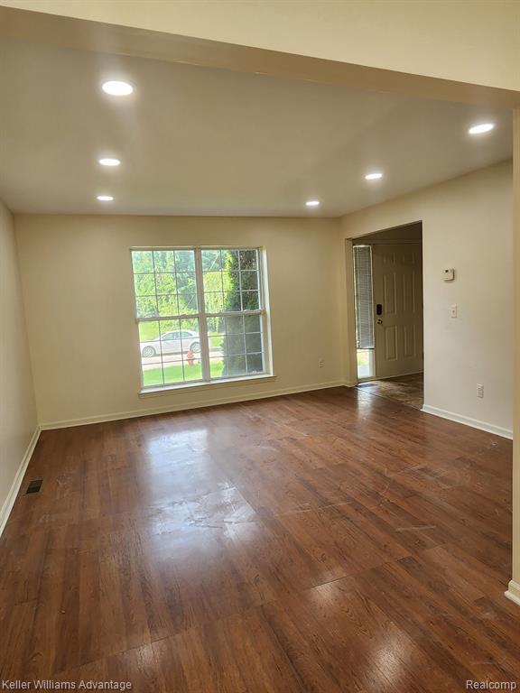 Photo - 300 Alice Ave