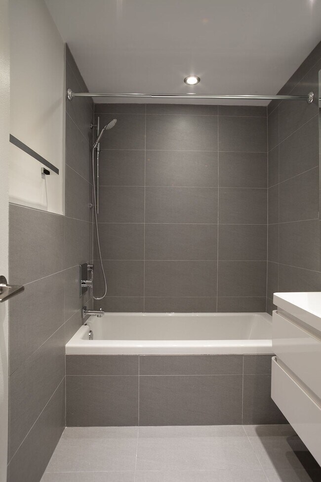 Photo - 3495 Rue de la Montagne Unit 109