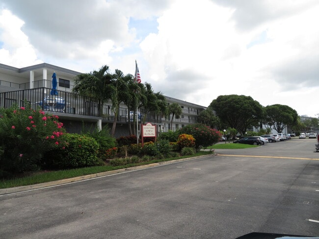 Photo - 9233 SW 8th St Unit 122