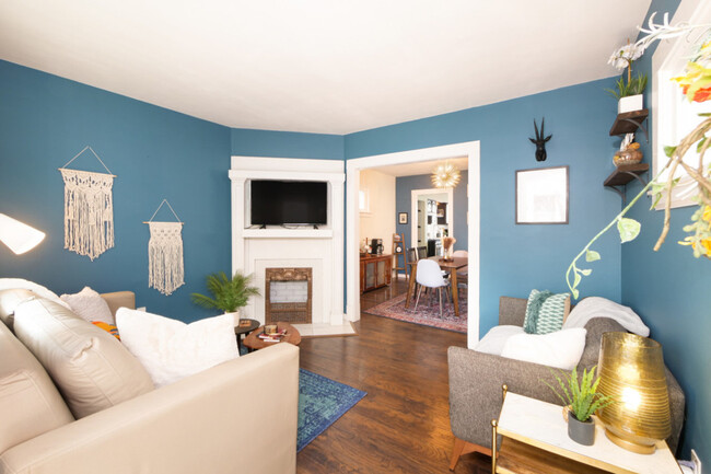 Building Photo - 2156 W 34th Pl Rental