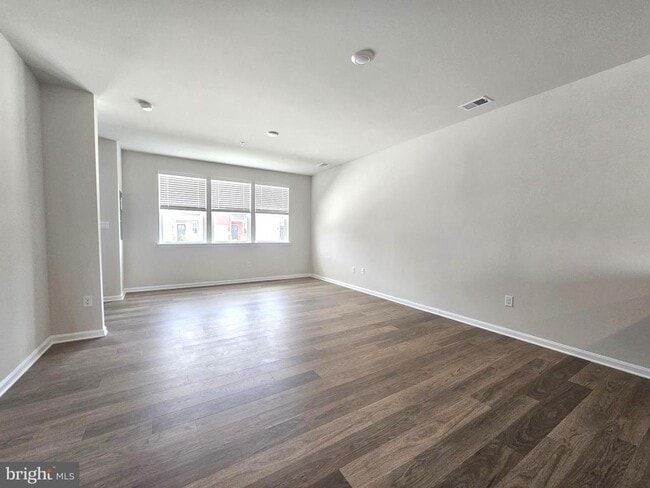 Photo - 1410 Sugarplum Ln