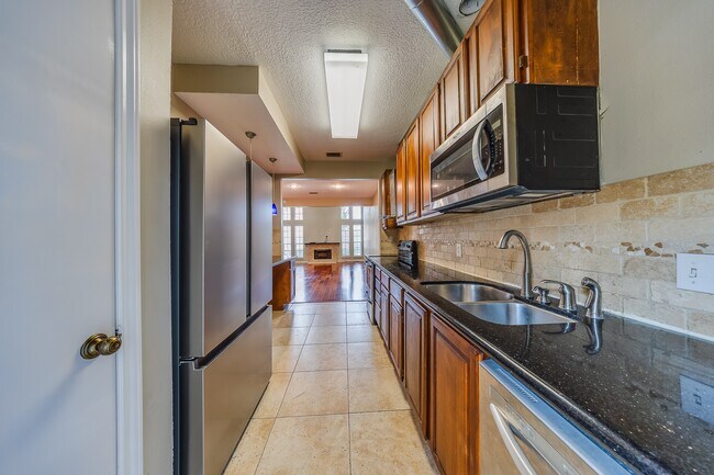 Photo - 1018 Memorial Village Dr Unit 124