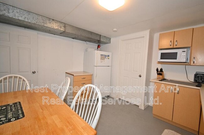 Photo - 236 Nicholson St S