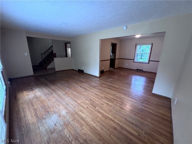 1819 Oakmount Rd
