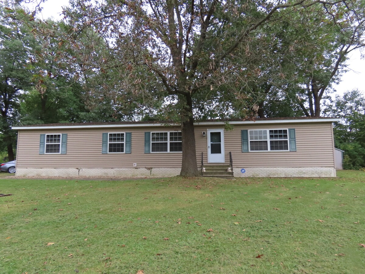 Photo - 2968 N 2659th Rd