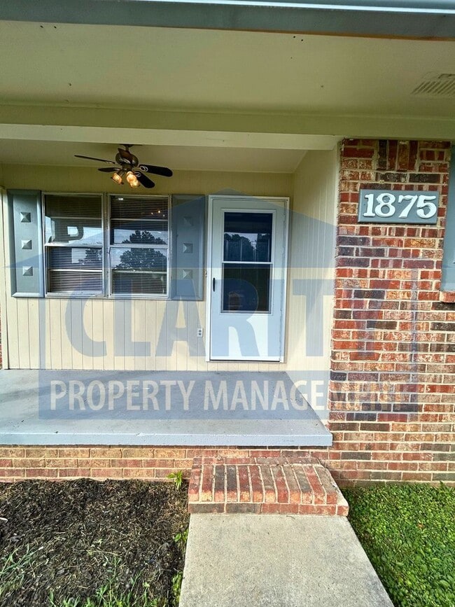 **1875 Green Drive NW