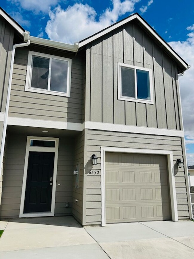 Brand New Townhome -Ready for Move-In Today - Brand New Townhome -Ready for Move-In Today