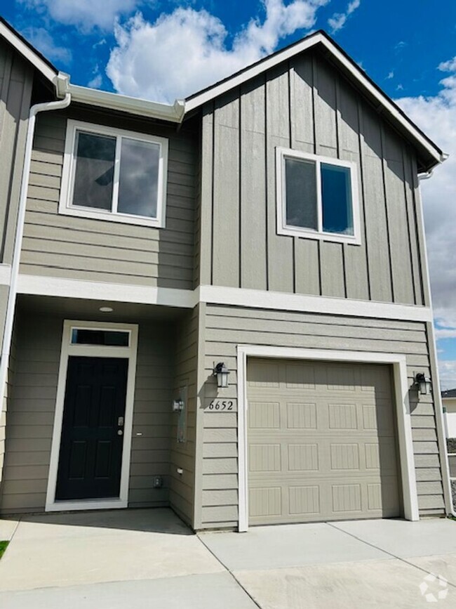 Building Photo - Brand New Townhome -Ready for Move-In Today