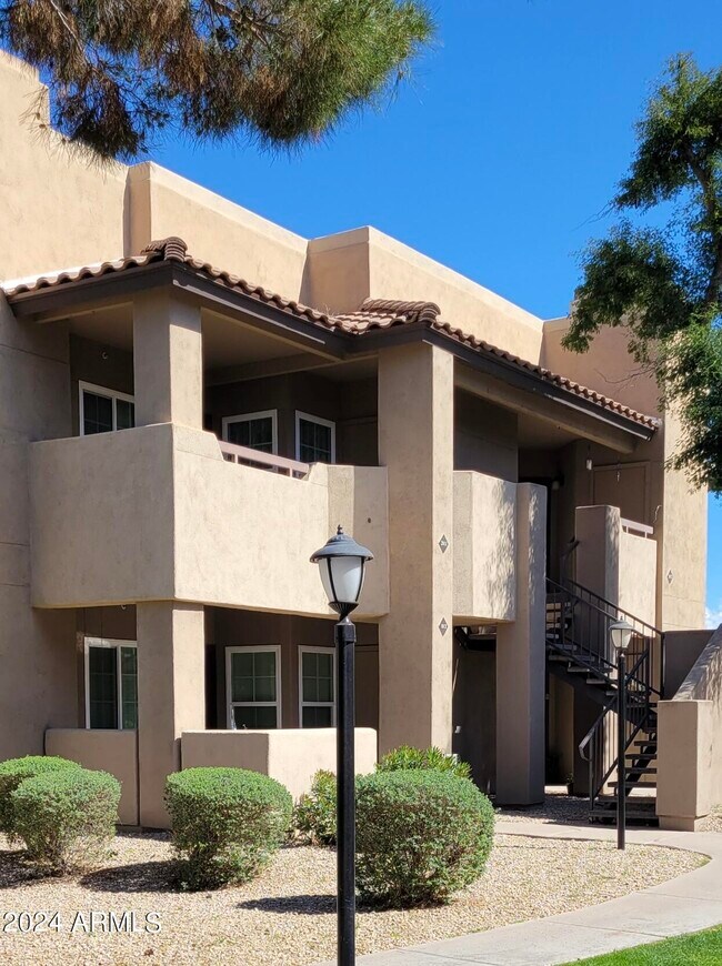 9450 E Becker Ln Unidad 2013