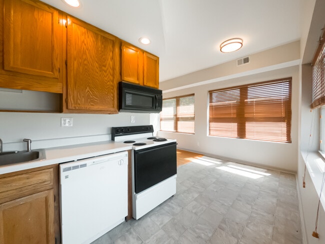 Building Photo - Madison Apartments