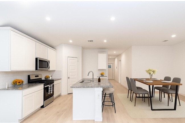 Photo - 1630 Fleetwood Xing