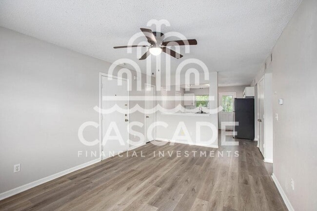 Photo - 144 N Crest Dr House