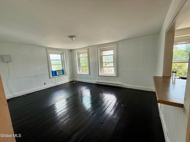 Building Photo - 751 Hudson Ave Unit 1