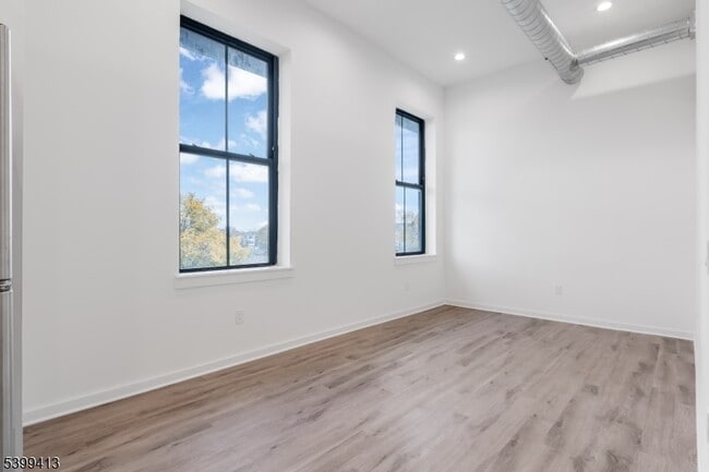 Photo - 70 Roseville Ave Unit 2A