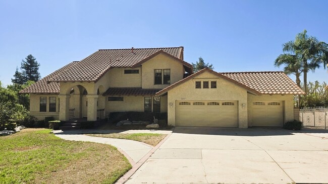 "Spacious, Sunlit Home in a Peaceful Ranch... - "Spacious, Sunlit Home in a Peaceful Ranch...