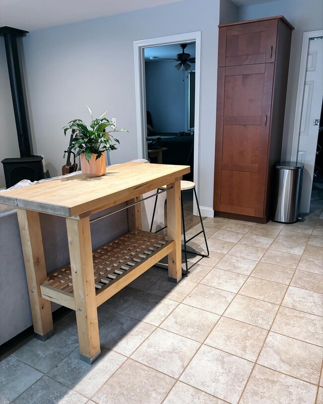 Photo - 544 Tolend Rd Unidad Apt #1