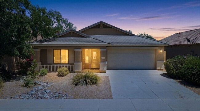 Building Photo - Maricopa Gem! 2,130 SF, Large Kitchen, AZ Room + Golf Course Living