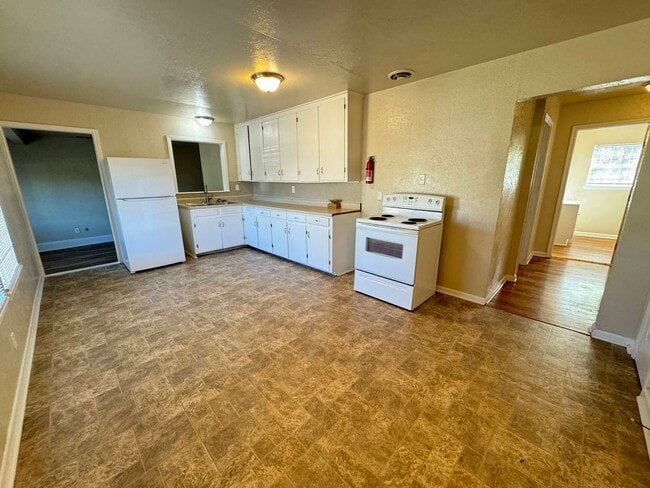 Photo - 1808 N Gray St