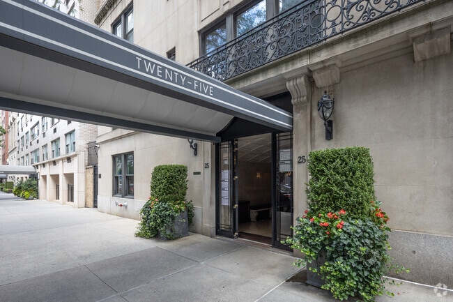 Entrance - 1186 Madison Ave