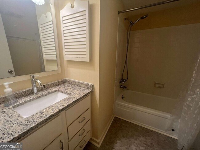 Photo - 3208 Lake Rd Cir