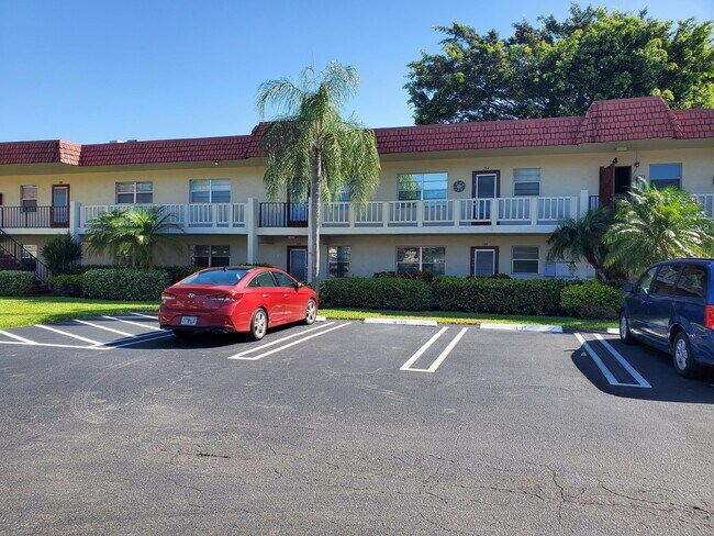 Photo - 4 Abbey Ln Unit 104