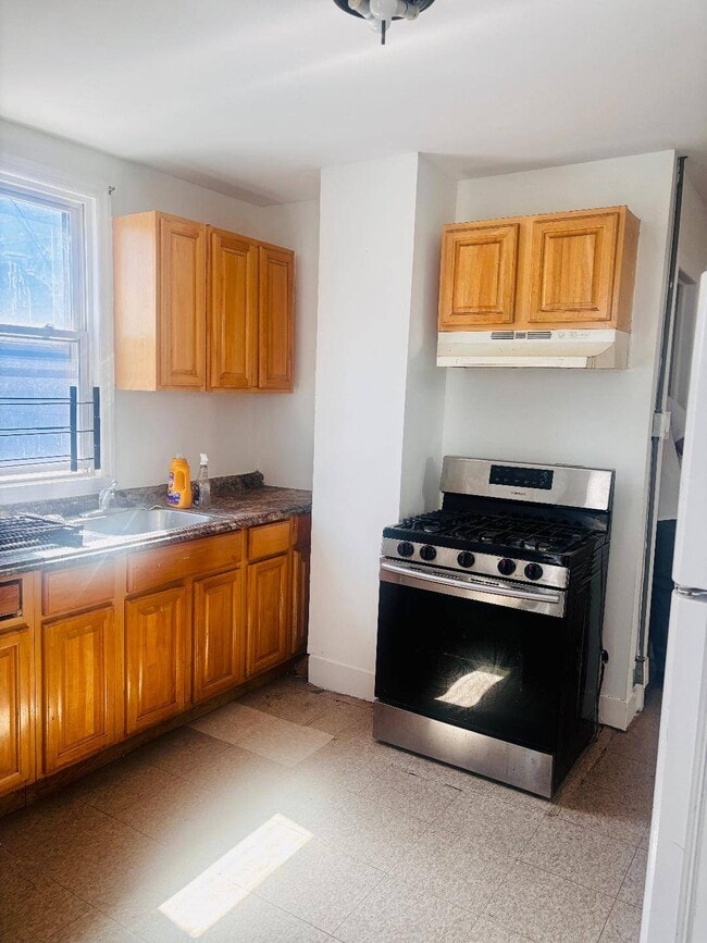 Photo - 33 Clinton Ave