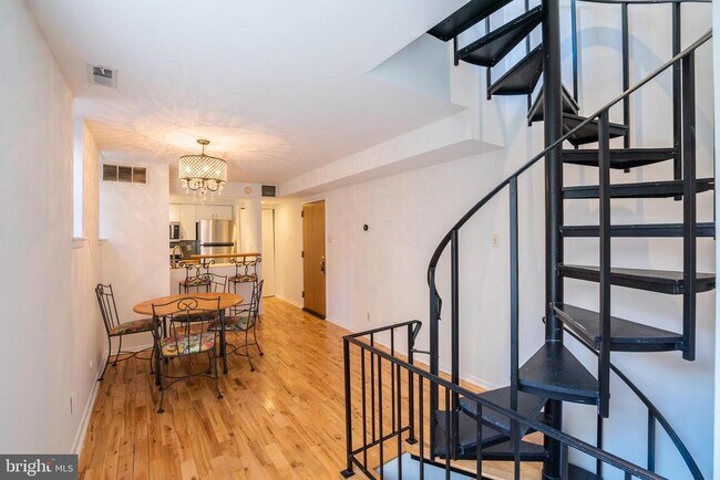 Photo - 1137 Pine St Unit 103