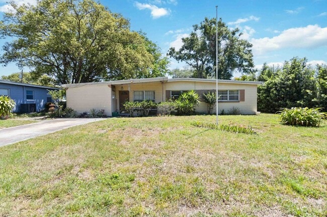 Building Photo - Prime Orlando Location – Updated 3/1.5 Home with Bonus Room
