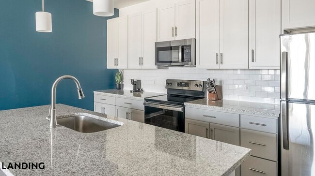 Photo - 100 Wildwood Ct Unidad 325