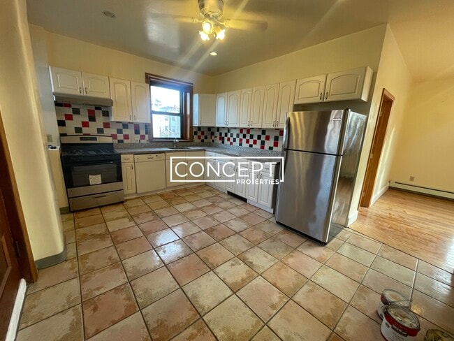 Building Photo - 369 Centre St Unit 2TS