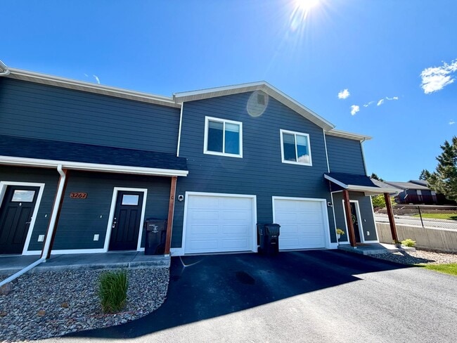 Building Photo - 3267 Cabernet Dr Unit C