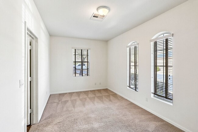 Photo - Lovely Northwest Gated Community Home
