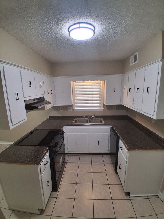 Photo - 4 Success Realty now offering this beautiful 3 bedrooms 2 bath.