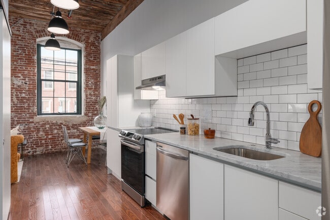 1BR, 1BA - 526SF - Kitchen - The Mill at Howard