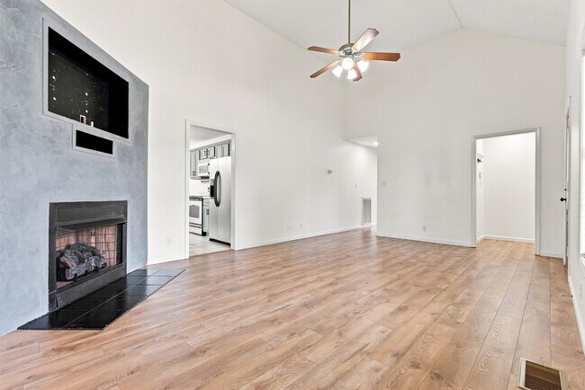 Photo - 1524 Cedar Springs Cir